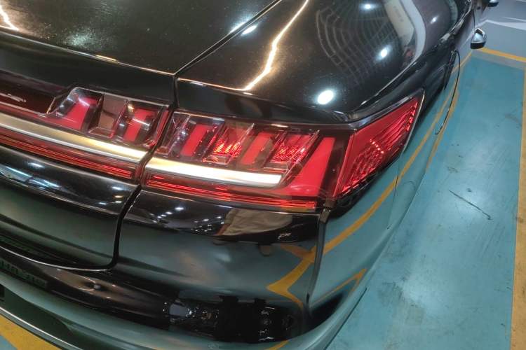 Used BYD e9 2021 Business Edition
