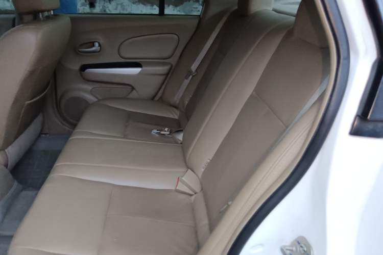 Used Venucia D50 2013 1.6L Manual Luxury Edition
