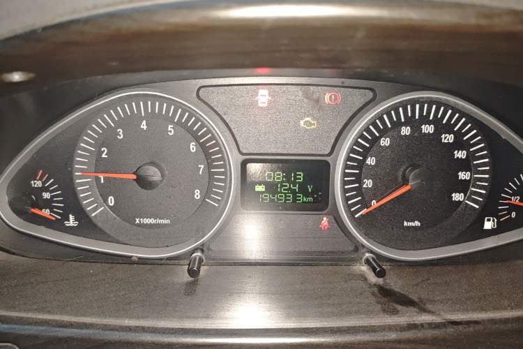 Used JAC Group Refine 2011 2.4L Colorful Journey Gasoline Standard Edition HFC4GA1-C