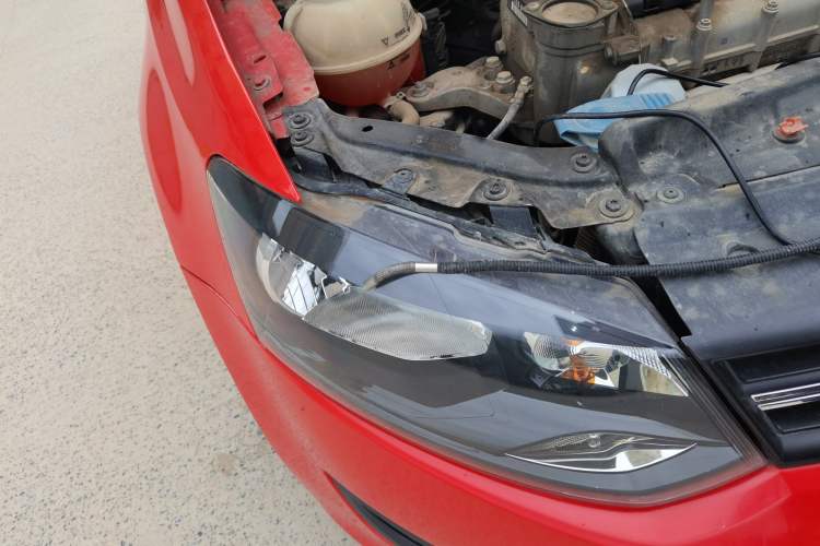 Used Volkswagen Polo 2011 1.6L Automatic ZhiKu Edition Right Front Headlight