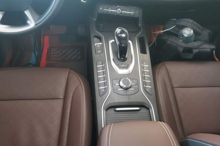 Used Wey VV6 2020 2.0T Two-Wheel Drive Smart Enjoyment+
