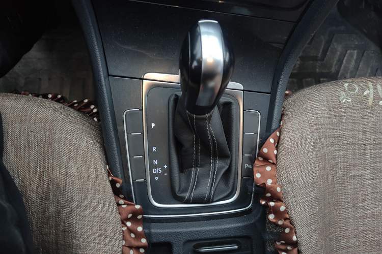 Used Volkswagen Golf 2017 1.6L Automatic Comfort Million-Vehicle Anniversary Edition