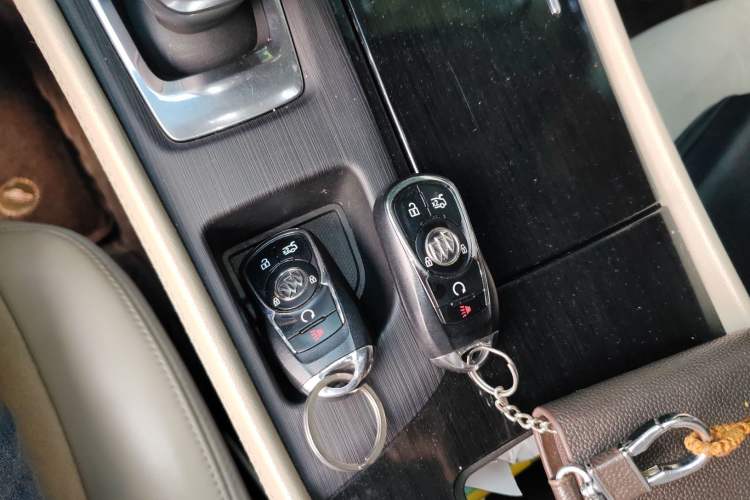 Used Buick LaCrosse 2018 30H Elite Edition
