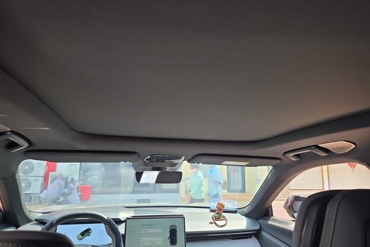 Used Lynk & Co 08 EM-P 2025 120km Long-Range Pro Headliner