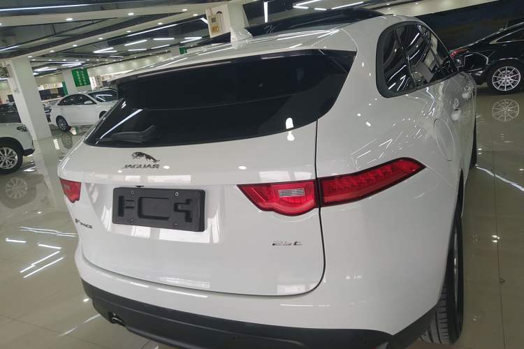 Used Jaguar F-PACE 2016 2.0T Two-Wheel Drive Urban Luxury Edition