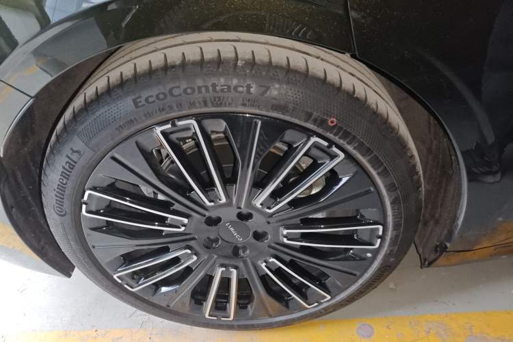 Used Lynk & Co Lynk & Co 10 EM-P 2025 Model 240 All-Wheel Drive Ultra—Sport Edition