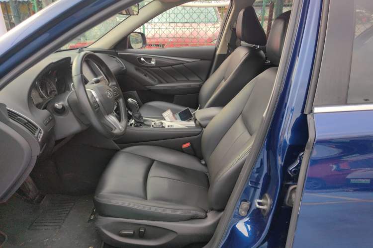 Used Infiniti Q50L 2018 2.0T Comfort Edition China VI Standard Left Front Seat