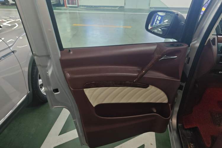 Used Mercedes-Benz Viano 2013 3.5L Dynamic Edition Left Front Door Interior