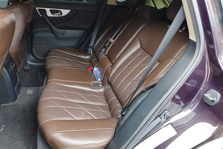 Used Infiniti QX70 2013 3.7L Standard Edition Interior 4