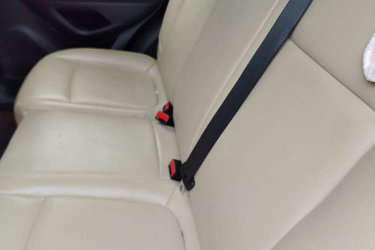 Used Buick Encore 2015 1.4T Automatic Two-Wheel Drive Urban Elite Version
