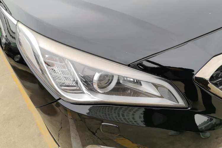 Used Hyundai Sonata 2015 1.6T DLX Prestige Model Right Front Headlight