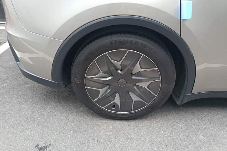 Used Tesla Model Y L 2025 Model Long-Range All-Wheel-Drive Version