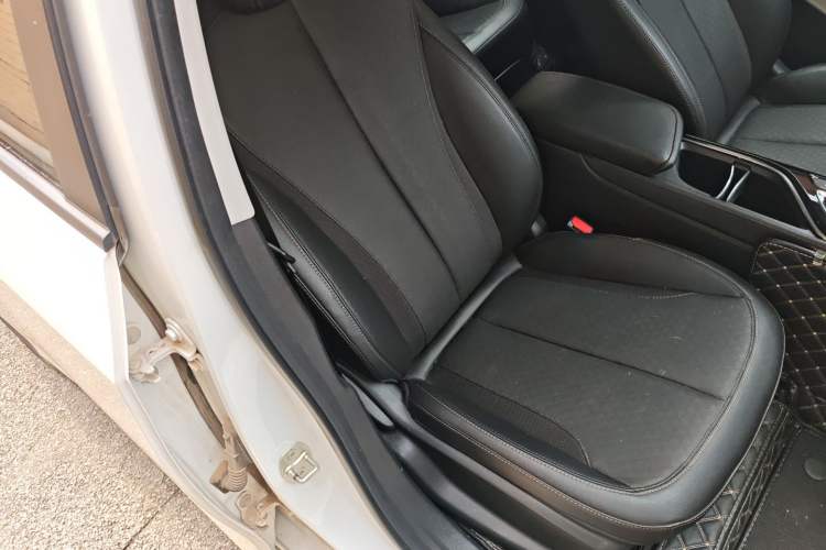 Used Buick Verano 2023 Pro Enjoyment Edition Right Front Seat