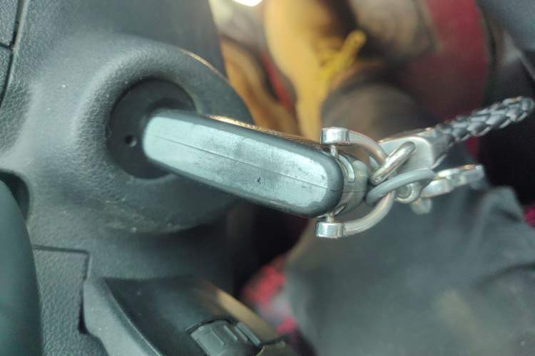 Used Peugeot 408 2011 2.0L Manual Luxury Edition