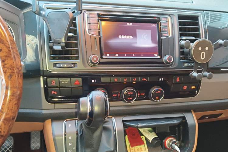 Used Volkswagen Caravelle 2017 2.0 TSI 4x4 Comfort Edition 7-Seater
