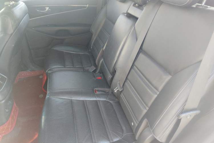 Used Kia Sorento 2015 Sorento L 2.4L Gasoline 4WD Elite Edition 7 Seats China V Emission Standard Left Rear Seat