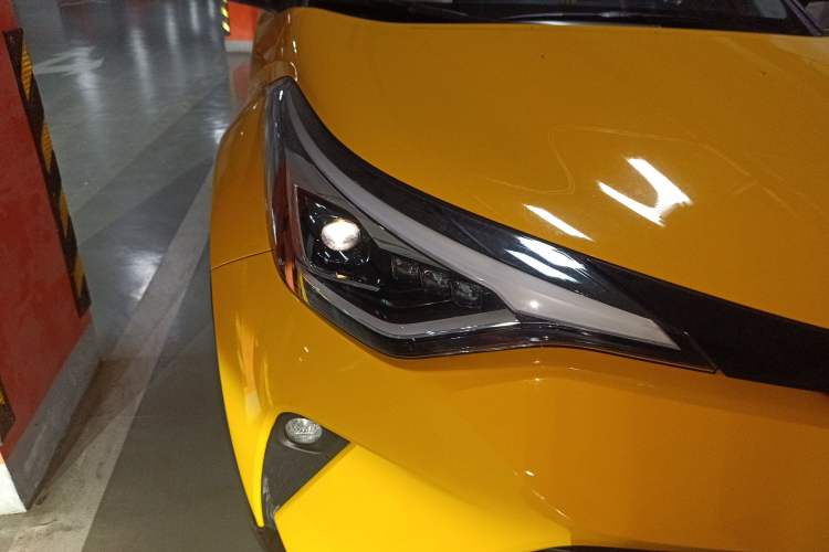 Used Toyota C-HR 2021 2.0L Luxury Edition Exterior 6