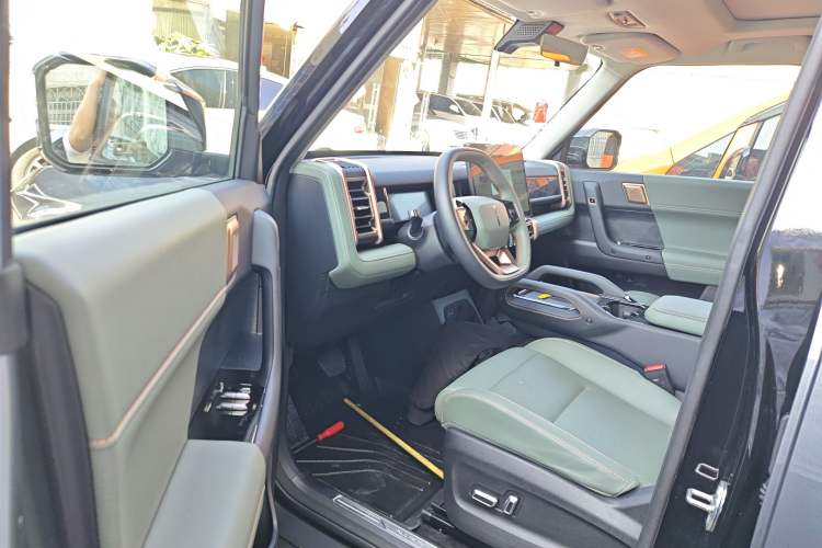 Used iCAR 03 2024 401km Two-Wheel Drive Standard Advanced Version Driver Seat