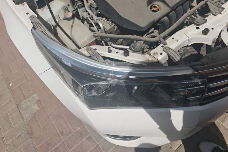 Used Toyota Corolla 2014 1.6L CVT GL-i Right Front Headlight