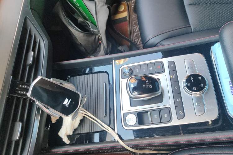 Used BYD Tang New Energy 2019 DM 2.0T All-Wheel Drive Smart Connectivity Enjoyment Model 7 Seats China VI Standard Gear Lever