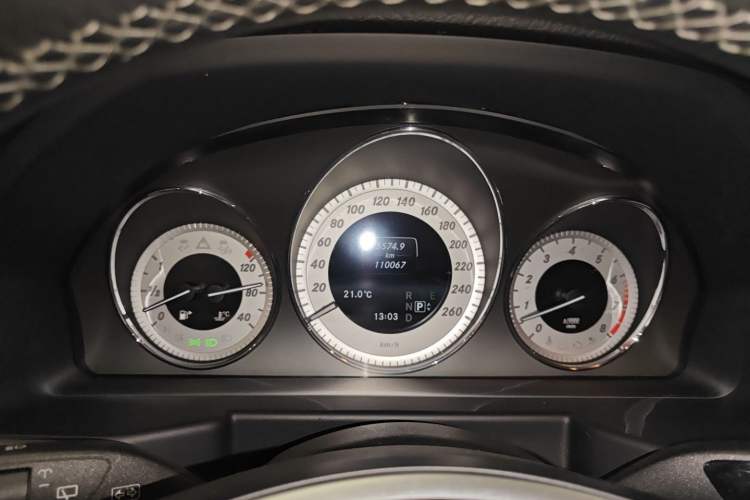 Used Mercedes-Benz GLK-Class 2013 GLK 300 4MATIC Dynamic Sunroof Model
