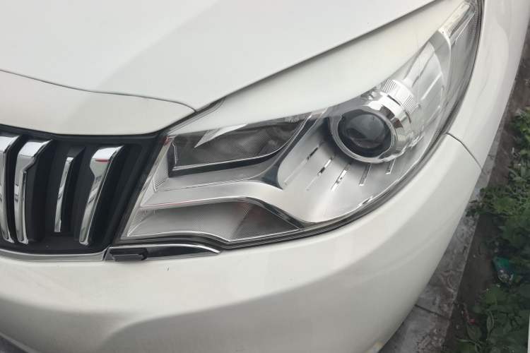 Used SWM X2 2021 1.5L Manual Business Version 7 Seats
