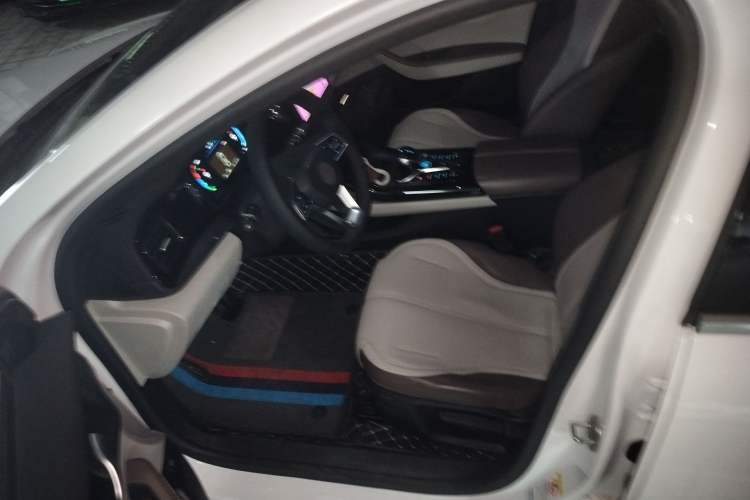 Used BYD Qin PLUS 2024 HONOR Edition DM-i 55KM Leading Model
