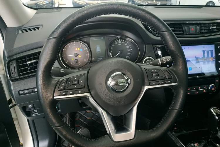 Used Nissan X-Trail 2023 Classic 2.0L Two-Wheel Drive Smart Connect & Comfort Edition