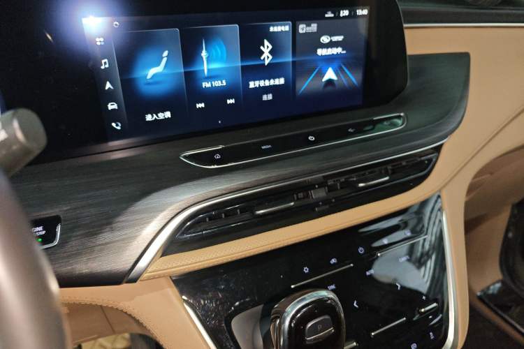 Used Buick GL8 2021 ES Land Cruiser 653T Luxury Edition
