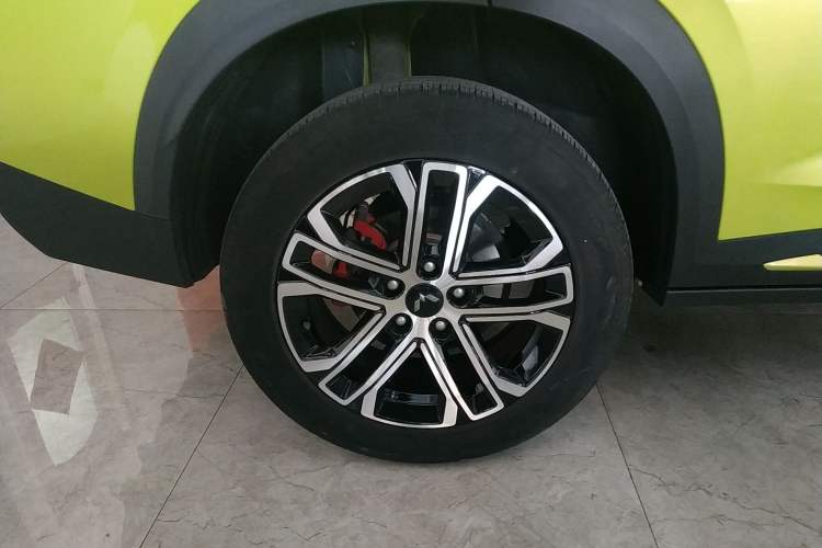 Used Wuling Alvez 2022 1.5T CVT Trendy & Cool Edition
