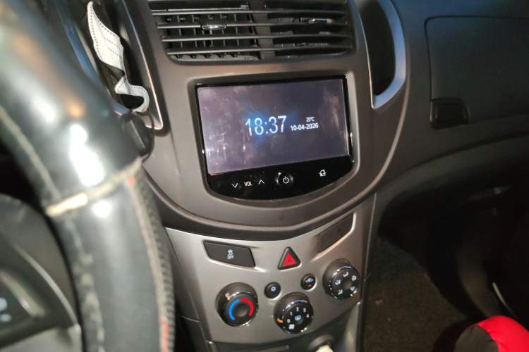 Used Chevrolet Trax 2016 1.4T Automatic Two-Wheel Drive Luxury Version Audio And AC Panel