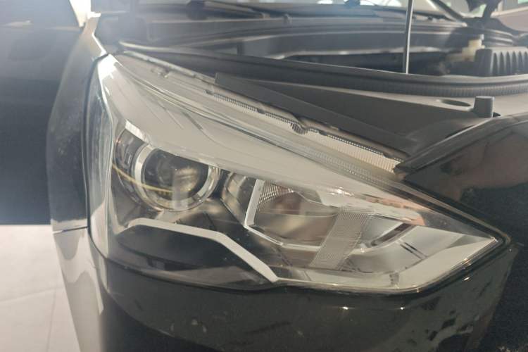 Used Haval M6 2019 1.5T DCT Two-Wheel Drive Elite Version China V Standard Right Front Headlight
