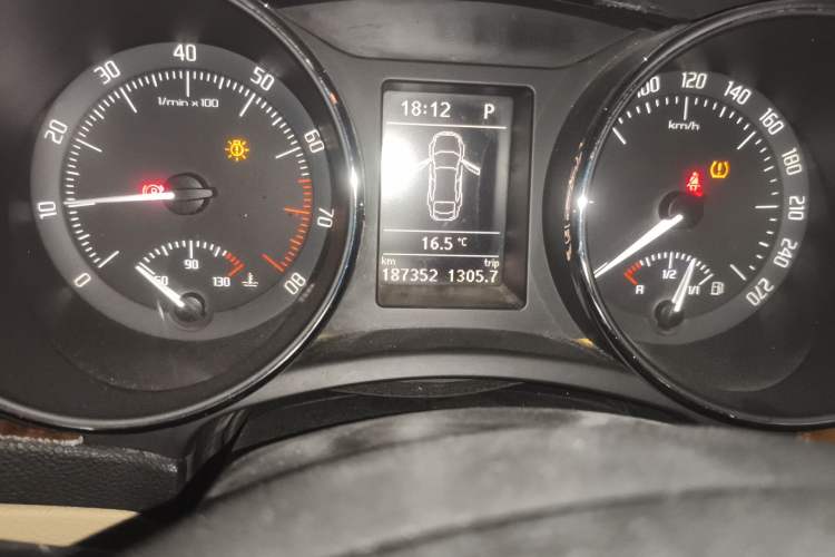 Used Skoda Superb 2012 1.8TSI Automatic Elegant Edition Odometer Close Up