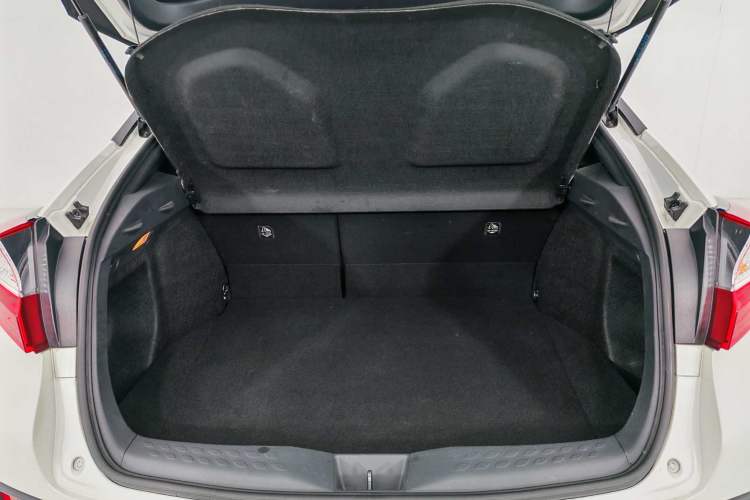 Used Toyota IZOA 2020 2.0L Enjoy Edition
