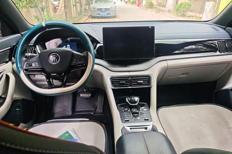 Used BYD Song PLUS New Energy 2021 DM-i 110KM Flagship Model Center Console