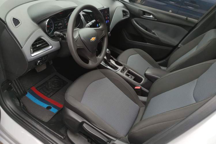 Used Chevrolet Cruze 2017 1.5L Automatic Pioneer Sunroof Edition