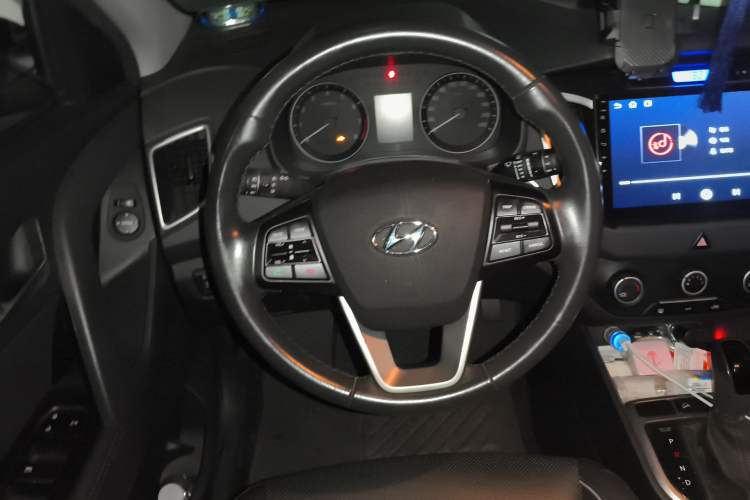 Used Hyundai ix25 2015 1.6L Automatic Two-Wheel Drive Smart GLS Trim Steering Wheel