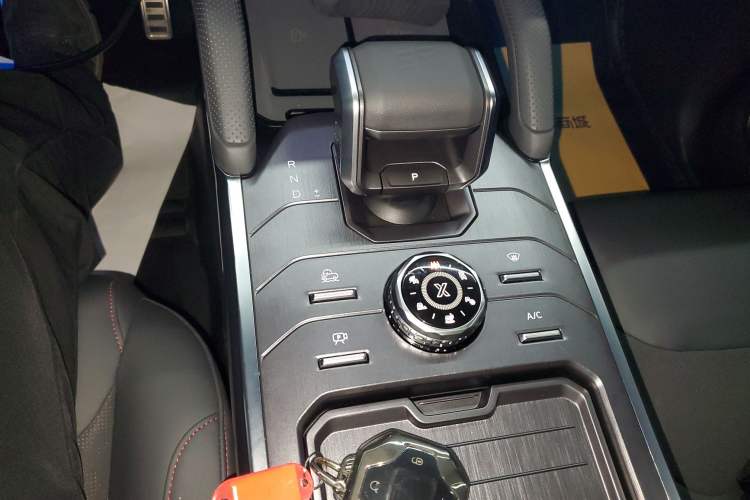 Used JETOUR Traveler 2023 2.0T All-Wheel Drive CrossPRO+ Gear Lever