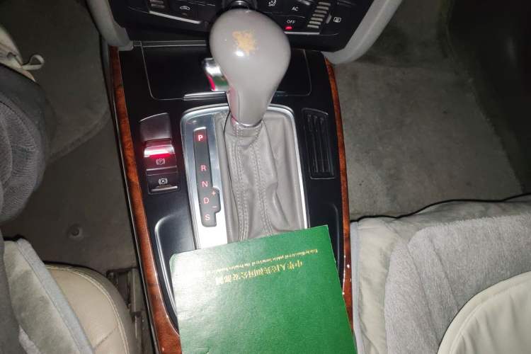 Used Audi A4L 2012 2.0 TFSI automatic Comfort trim level