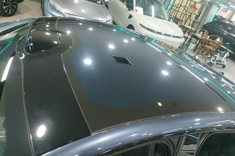 Used Xiaomi Auto SU7 2024 Four-Wheel Drive Ultra-Long Range Advanced Intelligent Driving Max Edition Roof