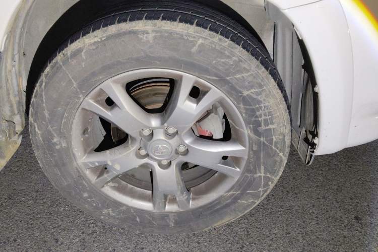 Used Toyota RAV4 2013 Special Edition 2.0L Automatic Classic Right Front Wheel Hub