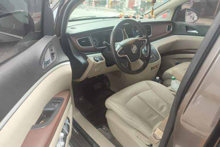 Used Buick GL8 2017 25S Luxury Version China V Standard Driver Seat