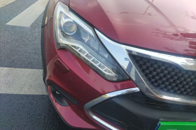 Used BYD Tang New Energy 2015 2.0T Four-Wheel-Drive Flagship Model
