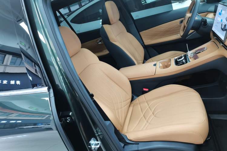 Used Geely Galaxy Galaxy Xingjian 7 EM-i 2025 120km Launch+ Version