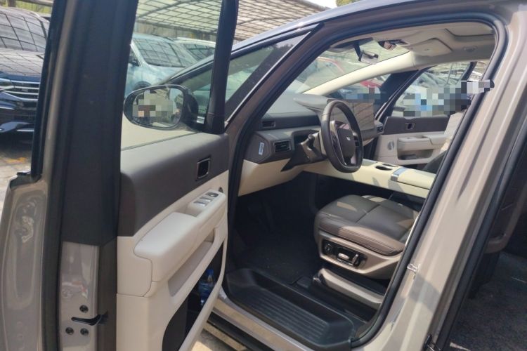 Used Li Auto MEGA 2024 Ultra Model
