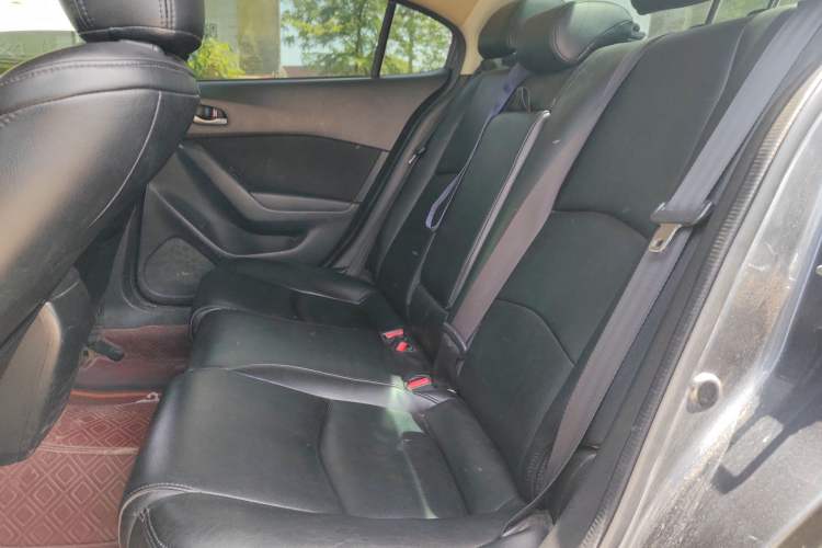 Used Mazda 3 Axela 2017 Sedan 1.5L Automatic Comfort Model Emission Standard China V
