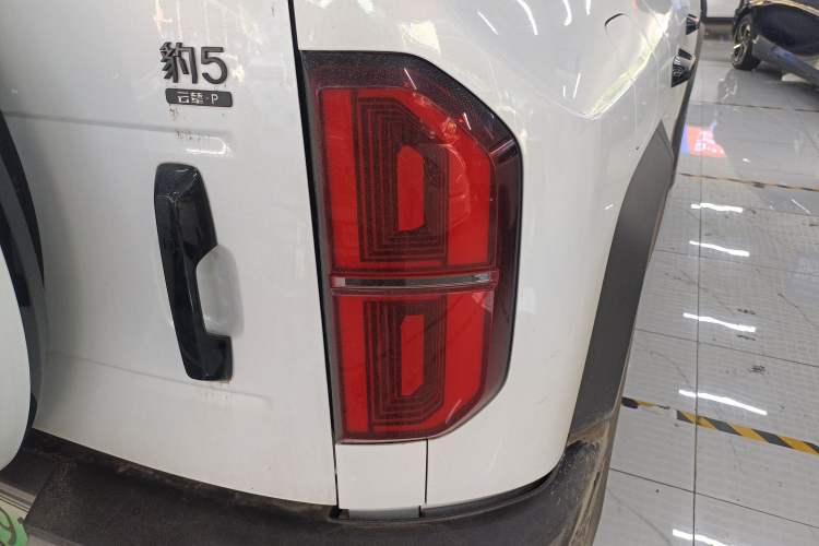 Used Formula Leopard 5 2023 Cloud Ride Flagship Edition