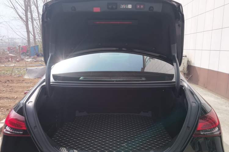 Used Mercedes-Benz E-Class 2023 Updated E 300 L Fashion Edition
