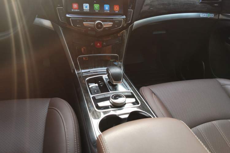 Used BYD Tang New Energy 2017 2.0T All-Wheel Drive Hyatt Model
