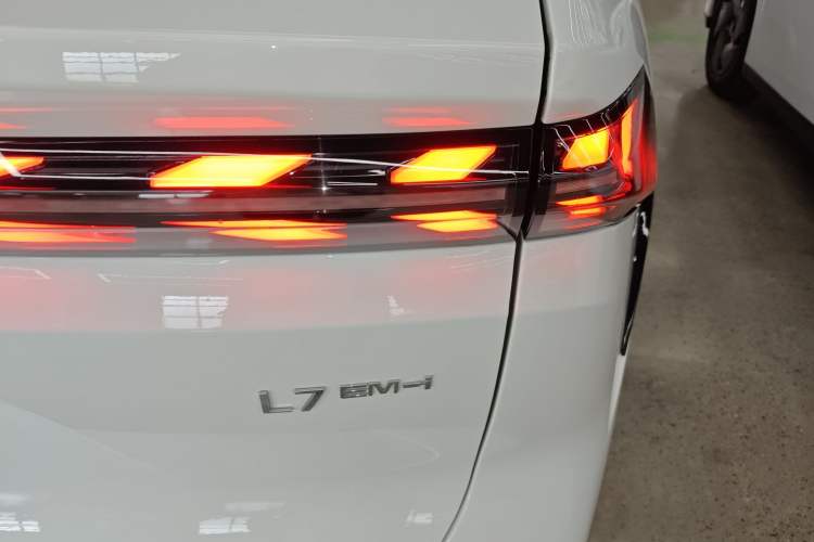 Used Geely Galaxy L7 2025 EM-i 115km Exploration+ Edition